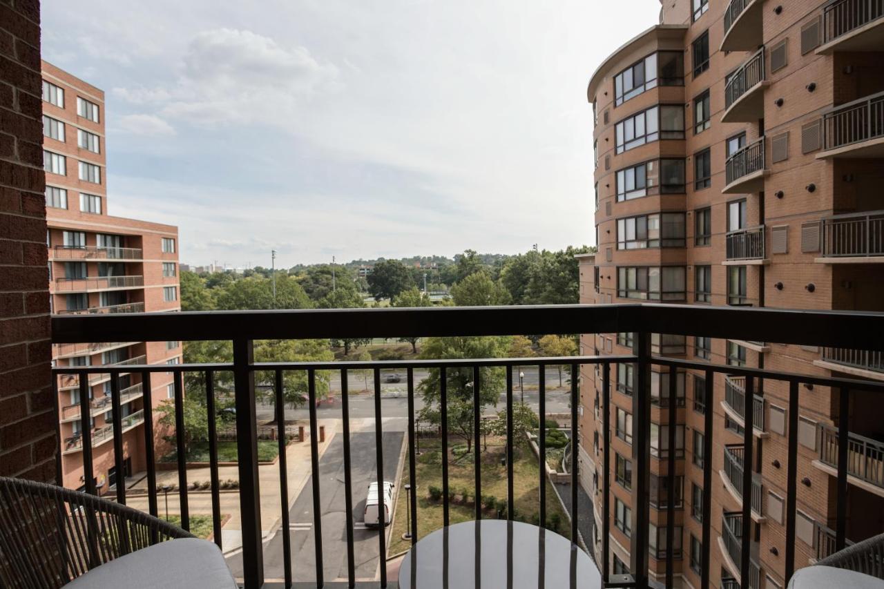 Stylish And Charming Apartment In Pentagon City Arlington Luaran gambar