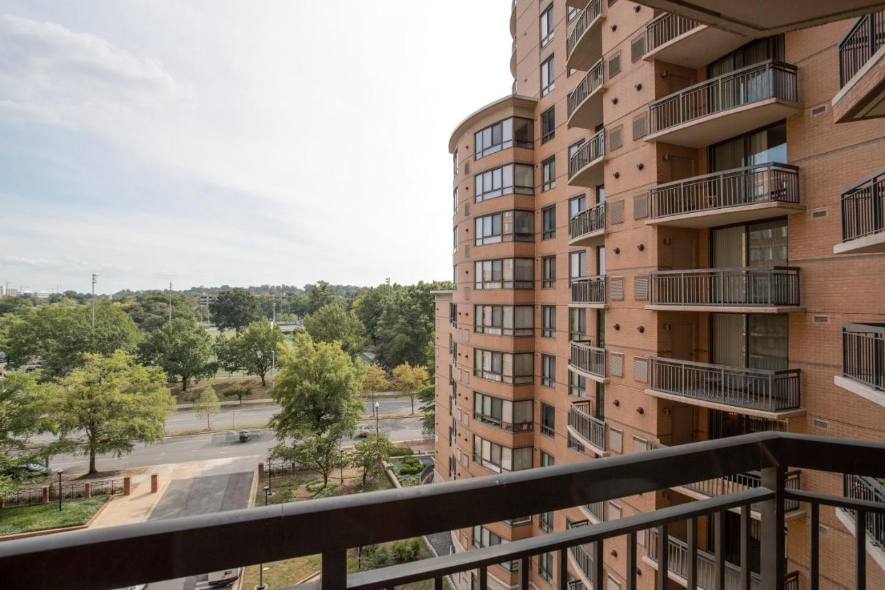 Stylish And Charming Apartment In Pentagon City Arlington Luaran gambar